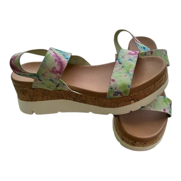 Maui Island Green and Pink Sandals with Watercolor Design - Picture 3 of 4